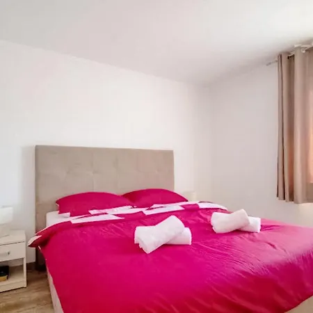 בית נופש 2 Bedroom In *