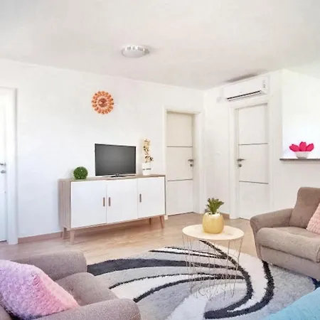 2 Bedroom In Holiday home *