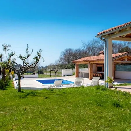 2 Bedroom In Holiday home *
