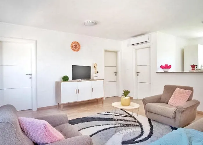 2 Bedroom In Holiday home *