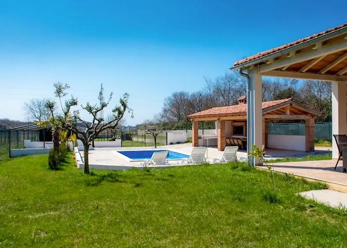 2 Bedroom In Holiday home *